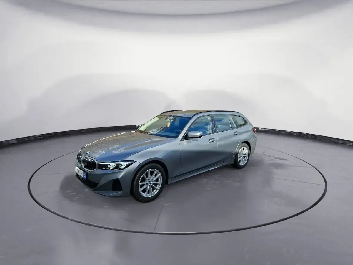 Gebraucht BMW 318 Comfort Edition 156 PS (114 kW) 2025 Grau Kombi