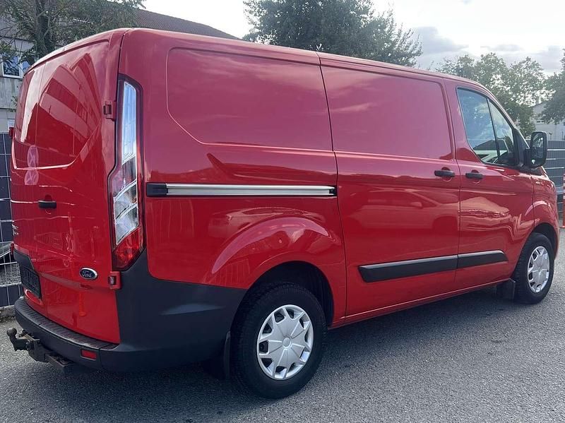 Gebraucht Ford Transit Custom Trend 101 PS (74 kW) 2016 Racerot Van / Kleinbus