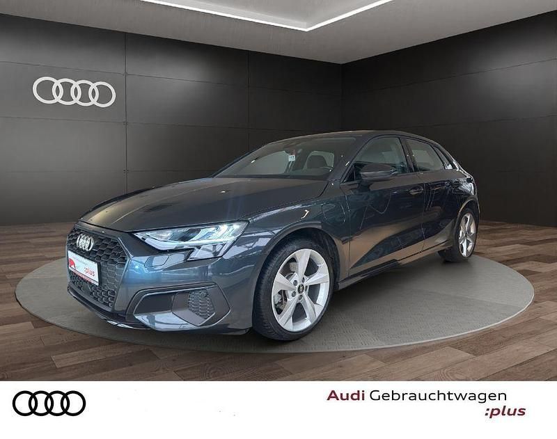 Grau Gebraucht 2022 Audi A3 Limousine | 25.990 € (Etwas zu teuer) - Bild 1/4