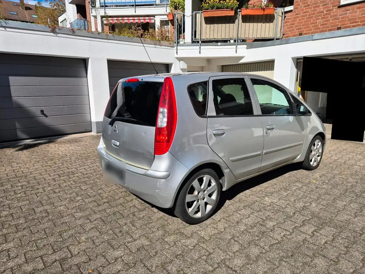 Gebraucht Mitsubishi Colt 95 PS (69 kW) 2006 Silber Kleinwagen