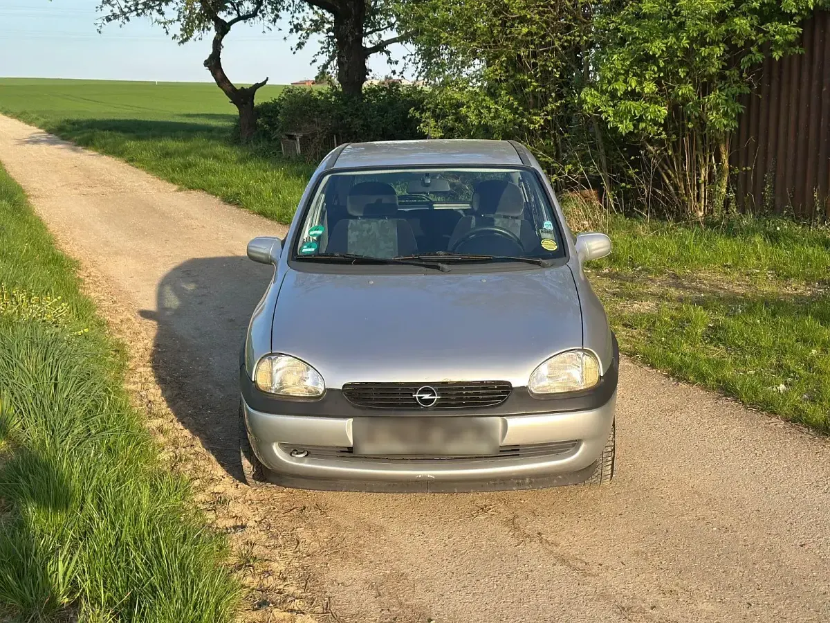 Gebraucht Opel Corsa 65 PS (47 kW) 2000 Silber Kleinwagen