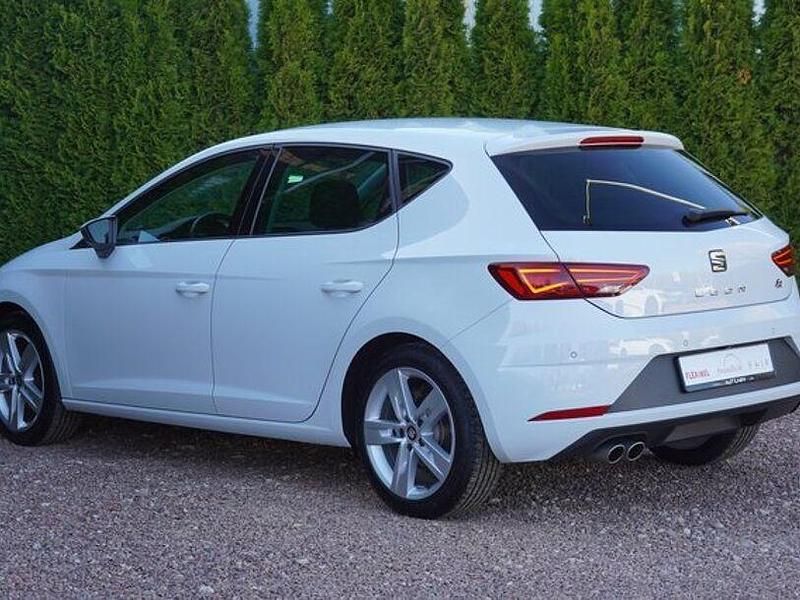 Second-hand Seat Leon FR 150 CP (110 kW) 2020 Alb Berlinǎ