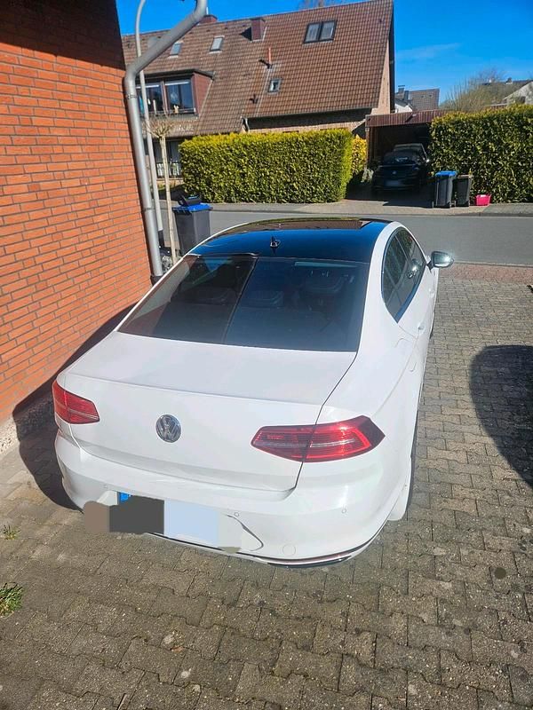 Usata VW Passat 239 CV (175 kW) 2016 Bianco Berlina
