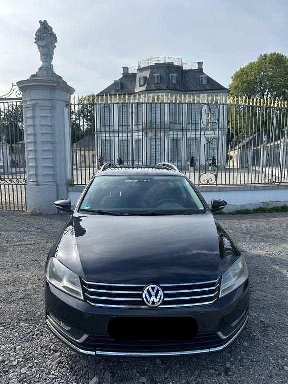 Schwarz Gebraucht 2011 VW Passat Comfortline Kombi | 8.300 € (Fairer Preis) - Bild 1/4