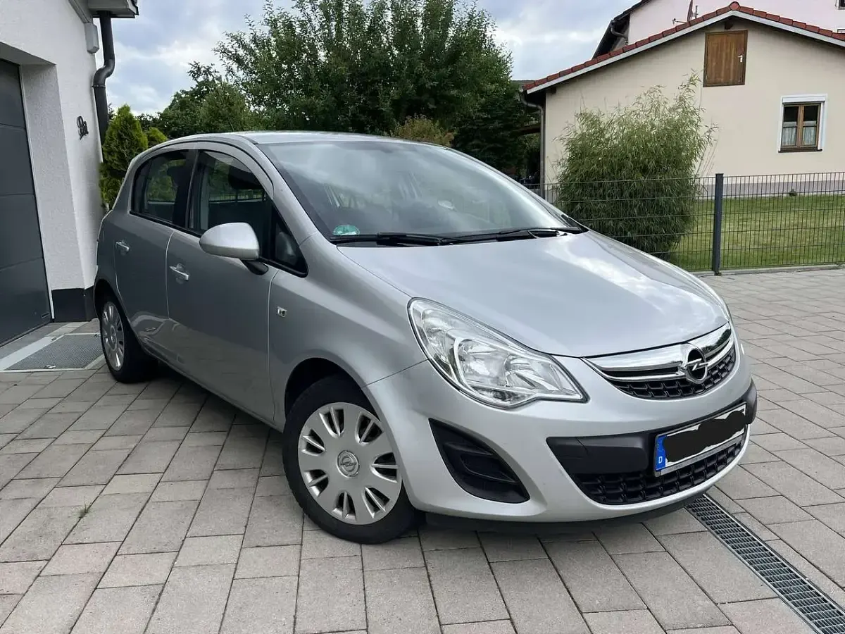 Gebraucht Opel Corsa Edition 87 PS (63 kW) 2013 Silber Kleinwagen