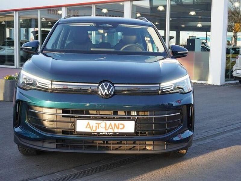 Gebraucht VW Tiguan 150 PS (110 kW) 2025 Nightshade blue metallic SUV