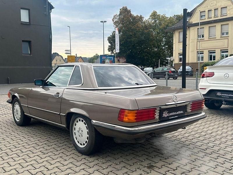 Gebraucht Mercedes 560 231 PS (169 kW) 1987 Braun Cabrio