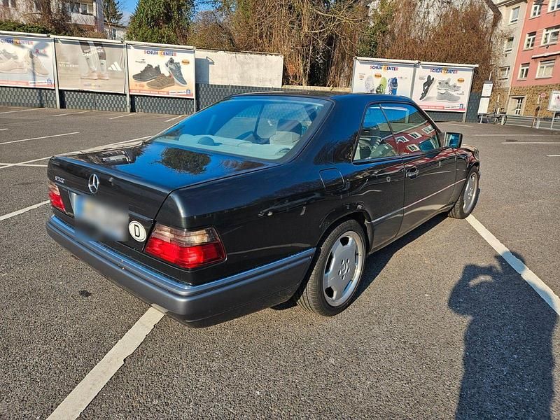 Second-hand Mercedes E320 220 CP (161 kW) 1993 Gri Coupe
