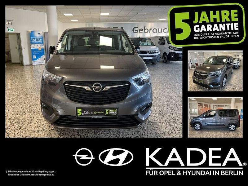 Gebraucht Opel Combo Life Elegance 131 PS (96 kW) 2022 Mondstein grau/e:vulkan grau Van / Kleinbus