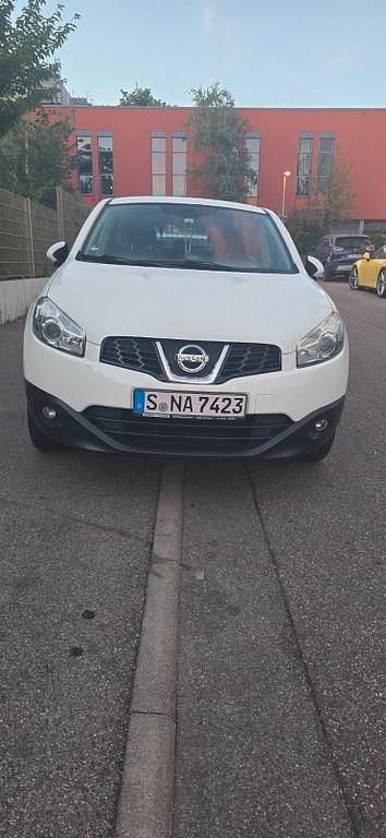 Weiß Gebraucht 2013 Nissan Qashqai Acenta SUV | 6.899 € (Fairer Preis) - Bild 1/4