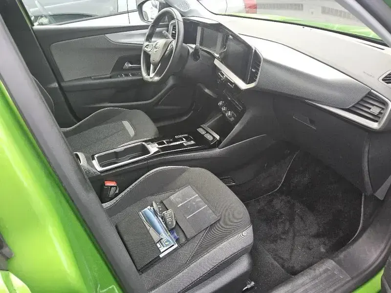 Gebraucht Opel Mokka-e Edition 100 kW (136 PS) 2022 Matcha green/ikone gruen SUV