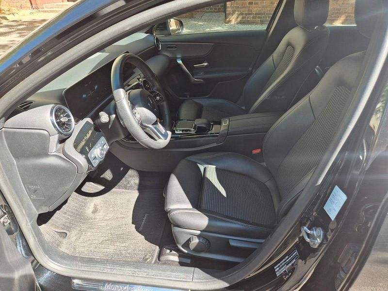 Schwarz Gebraucht 2018 Mercedes A200 Progressive Limousine | 19.999 € (Guter Preis) - Bild 1/4