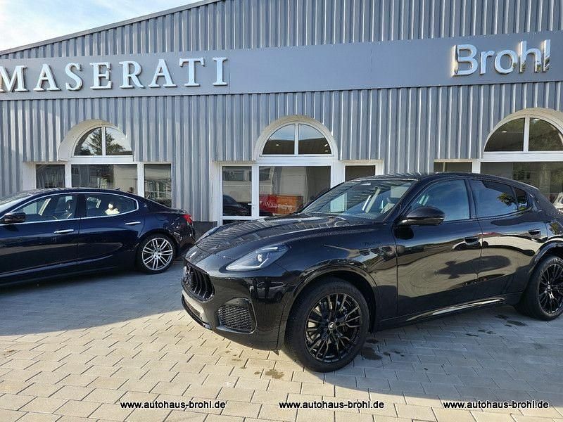 Schwarz Neu 2025 Maserati Grecale SUV | 97.854 € (Fairer Preis) - Bild 1/4