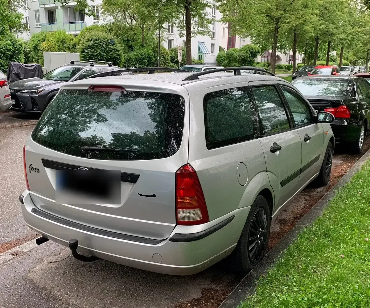 Gebraucht Ford Focus 101 PS (74 kW) 2003 Silber Kombi