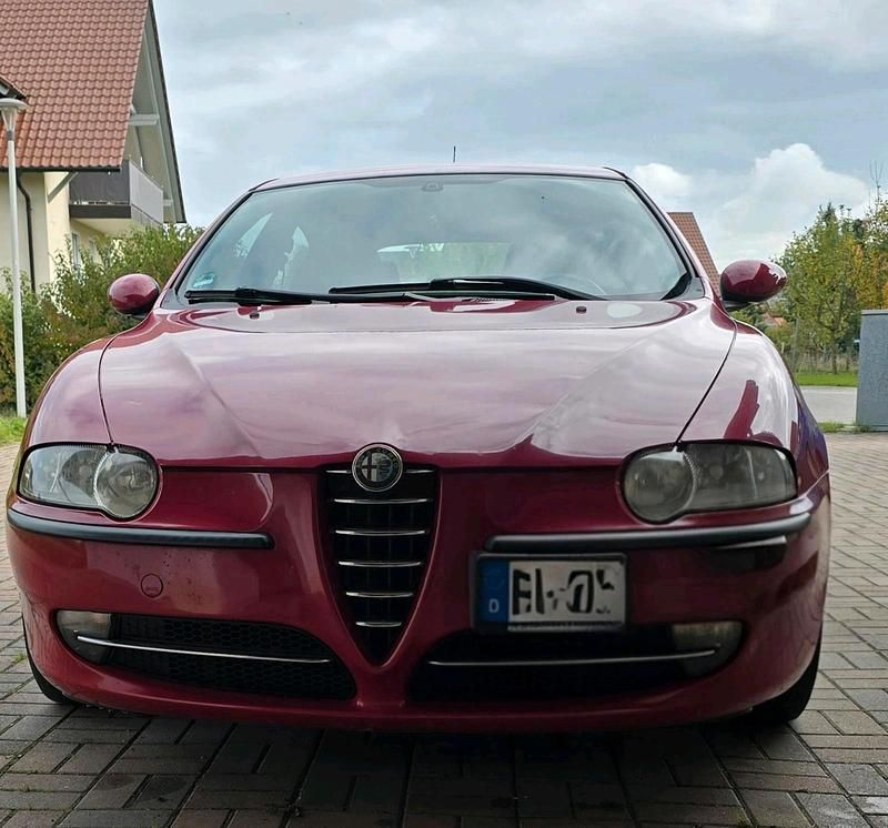 Rot Gebraucht 2001 Alfa Romeo 147 Kleinwagen | 1.250 € (Teuer) - Bild 1/4