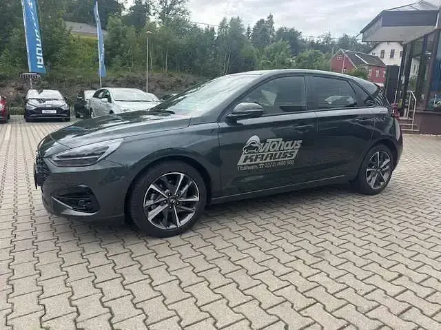 Gebraucht Hyundai i30 Advantage 101 PS (74 kW) 2025 Cypress green / mic Kleinwagen