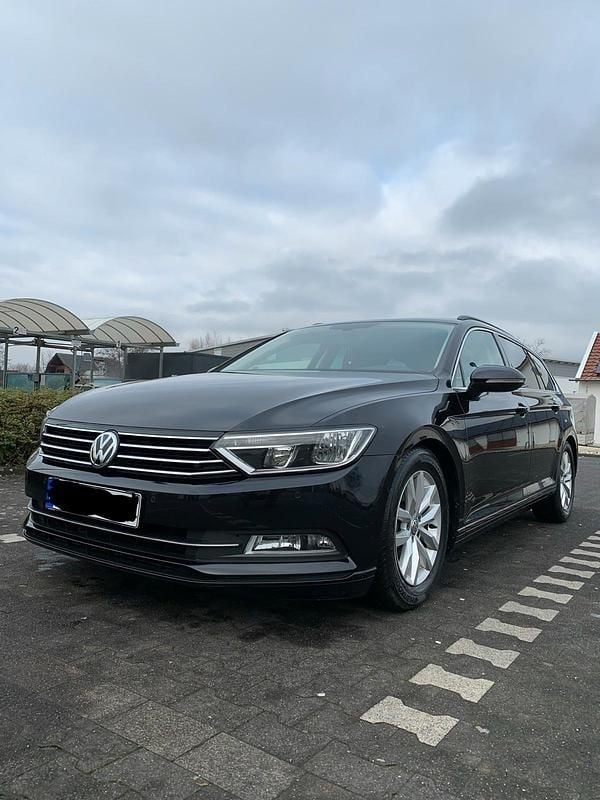 Gebraucht VW Passat Comfortline 150 PS (110 kW) 2016 Schwarz Kombi