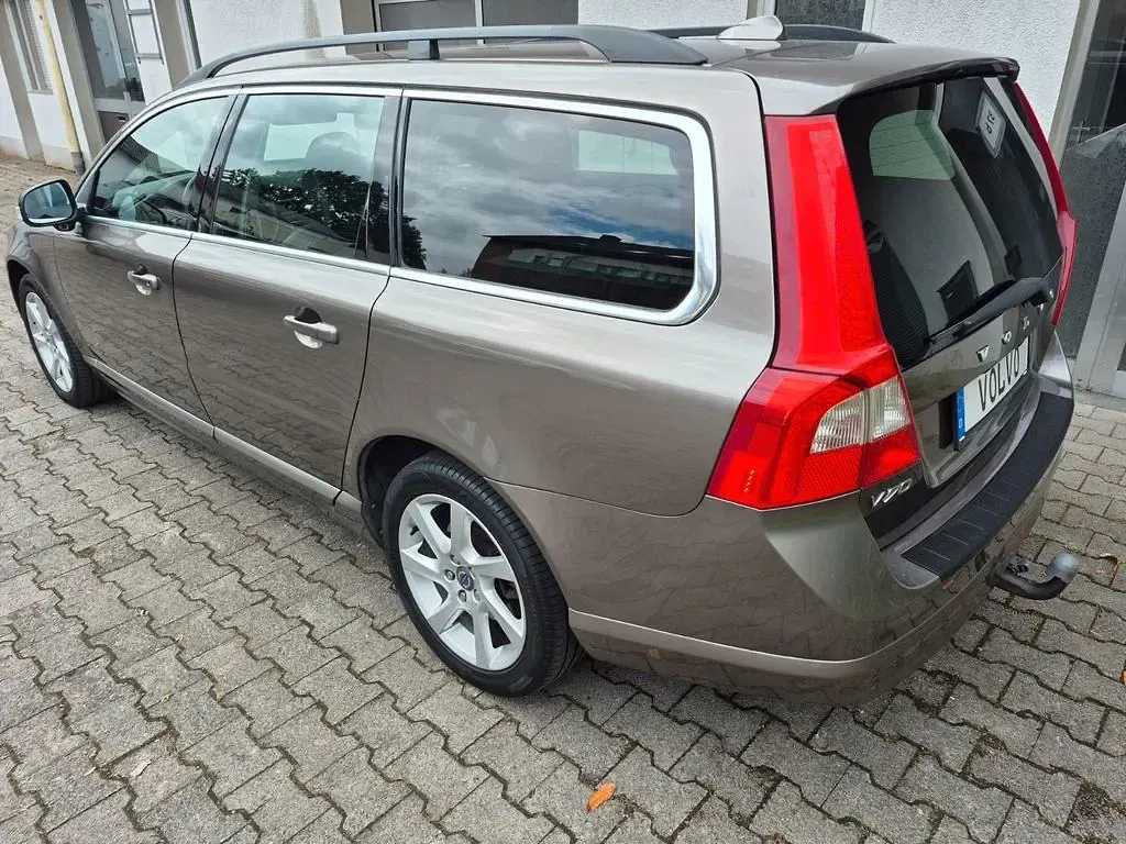 Gebraucht Volvo V70 Momentum 136 PS (100 kW) 2012 Beige Kombi