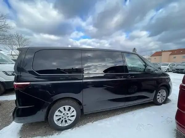 Second-hand VW Multivan 150 CP (110 kW) 2024 Negru Monovolum