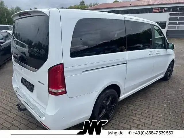 Gebraucht Mercedes V250 AMG 190 PS (139 kW) 2017 Bergkristallweiß metallic Van / Kleinbus