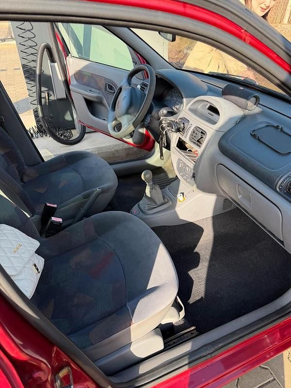 Gebraucht Renault Clio II 75 PS (55 kW) 2000 Rot Kleinwagen