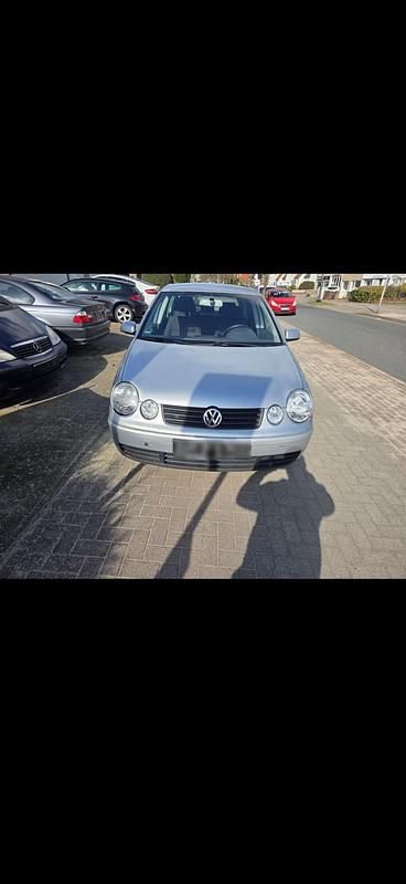 Używany VW Polo 60 KM (44 kW) 2004 Srebrny Hatchback