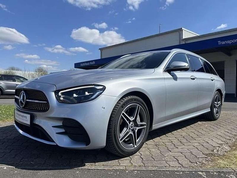 Hightechsilber metallic Gebraucht 2021 Mercedes E300 AMG Kombi | 29.990 € (Superpreis) - Bild 1/4