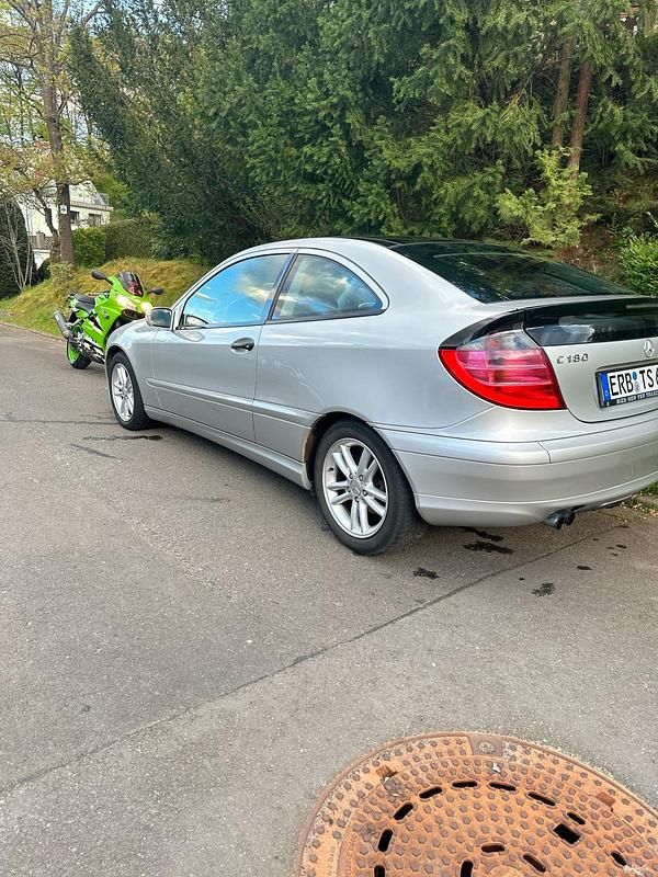 Gebraucht Mercedes C180 143 PS (105 kW) 2003 Silber Coupé