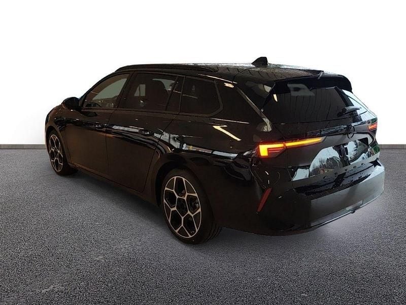 Neu Opel Astra Ultimate 131 PS (96 kW) 2026 Schwarz Kombi