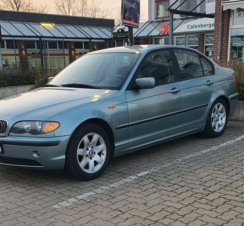 Grün Gebraucht 2001 BMW 318 Sport Line Limousine | 3.600 € (Fairer Preis) - Bild 1/4