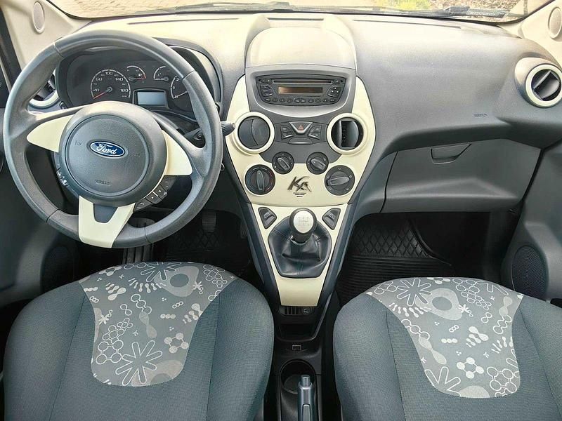 Gebraucht Ford Ka Ambiente 69 PS (50 kW) 2013 Weiß Kleinwagen