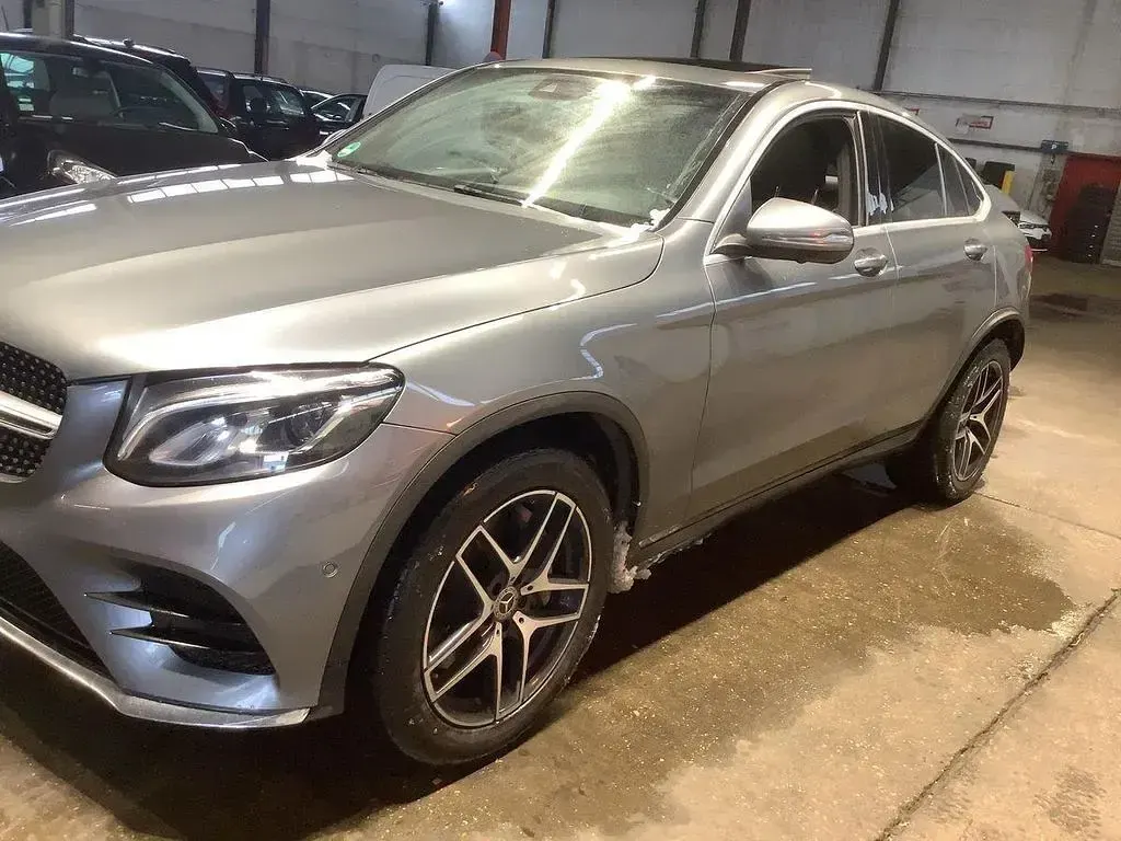 Gebraucht Mercedes GLC250 AMG 204 PS (150 kW) 2019 Selenitgrau  metalliclack Coupé