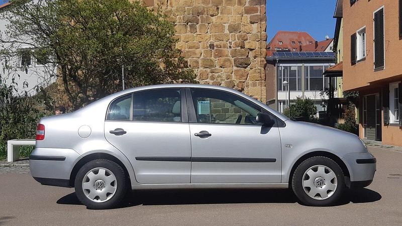 Gebraucht VW Polo 75 PS (55 kW) 2004 Silber Kleinwagen