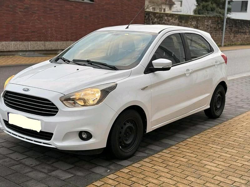 Weiß Gebraucht 2018 Ford Ka Plus Kleinwagen | 5.999 € (Fairer Preis) - Bild 1/4