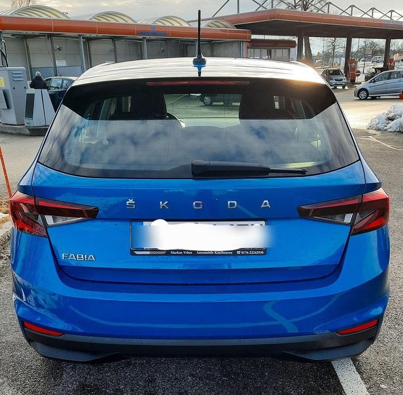 Gebraucht Skoda Fabia Ambition 95 PS (69 kW) 2023 Blau Kleinwagen