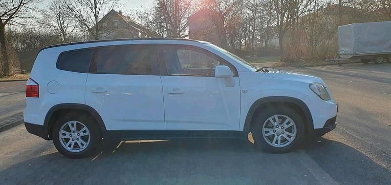 Gebraucht Chevrolet Orlando 163 PS (119 kW) 2013 Weiß Van / Kleinbus