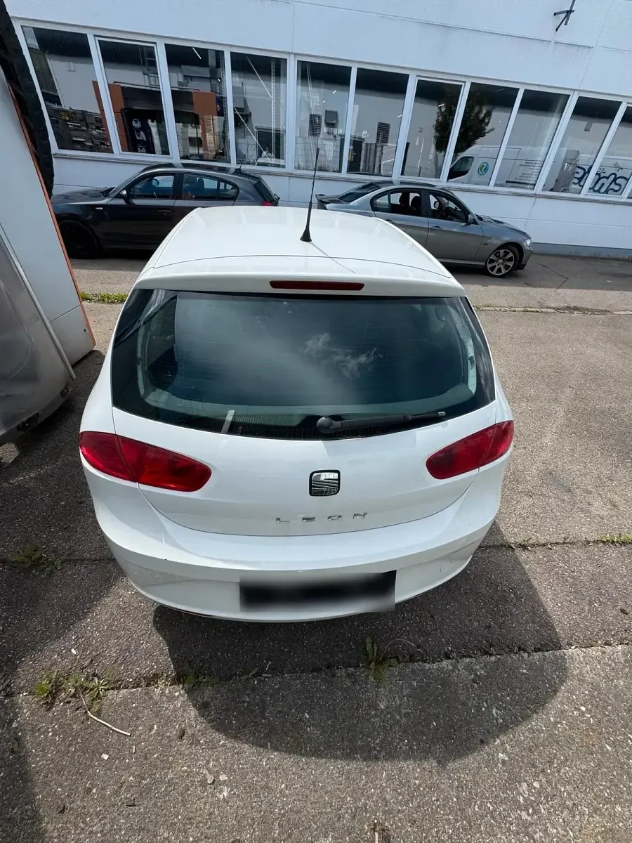 Gebraucht Seat Leon 105 PS (77 kW) 2011 Weiß Kleinwagen