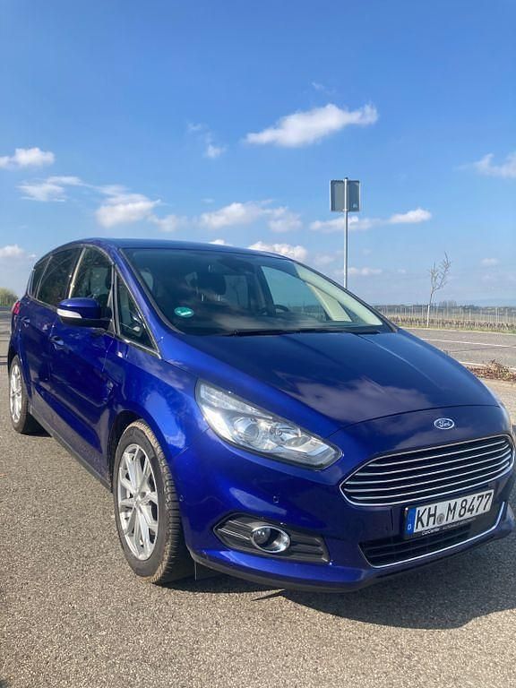 Blau Gebraucht 2017 Ford S-MAX Titanium Van / Kleinbus | 11.500 € (Fairer Preis) - Bild 1/4
