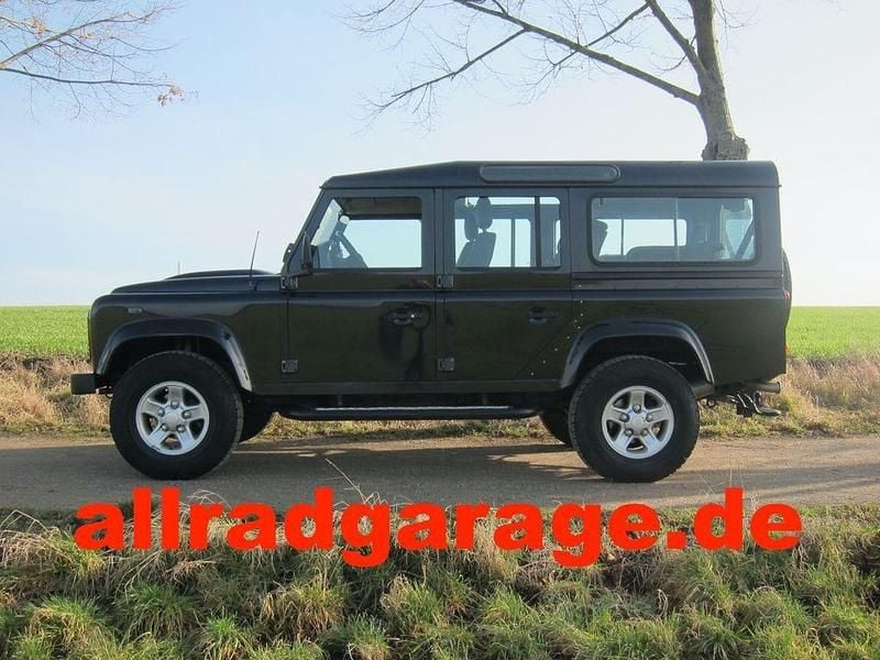 Gebraucht Land Rover Defender SE 122 PS (89 kW) 2013 Santorinischwarz SUV