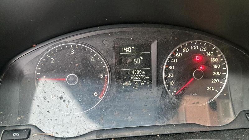 Beige Gebraucht 2011 VW T5 Van | 6.400 € (Guter Preis) - Bild 1/4