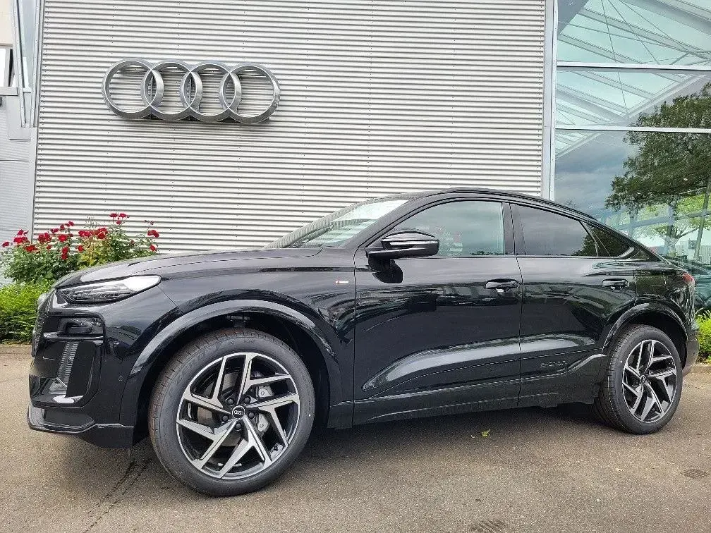 Neu Audi Q6 Sportback e-tron S-Line 185 kW (252 PS) 2026 Schwarz SUV