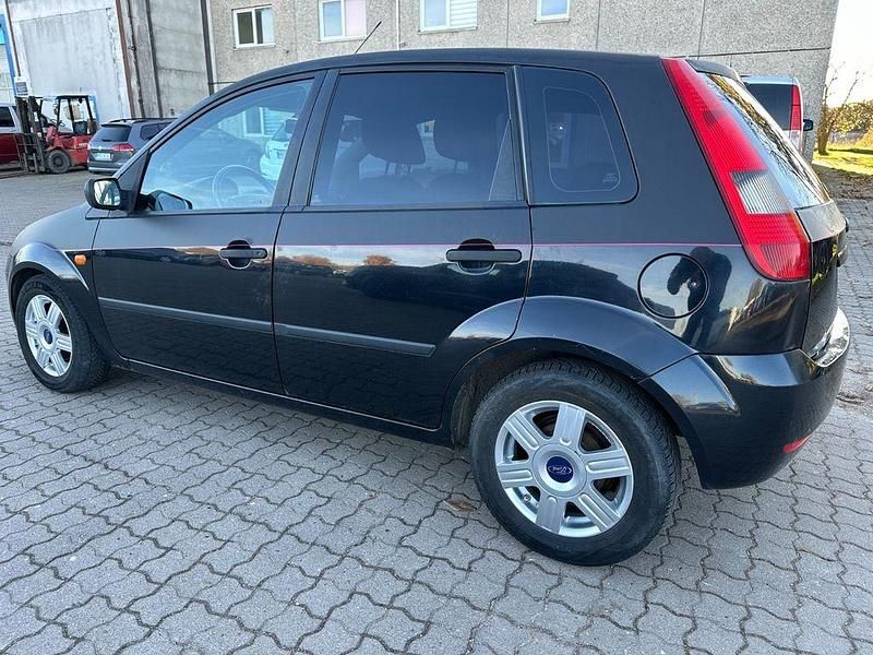 Gebraucht Ford Fiesta Ambiente 69 PS (50 kW) 2005 Schwarz Limousine