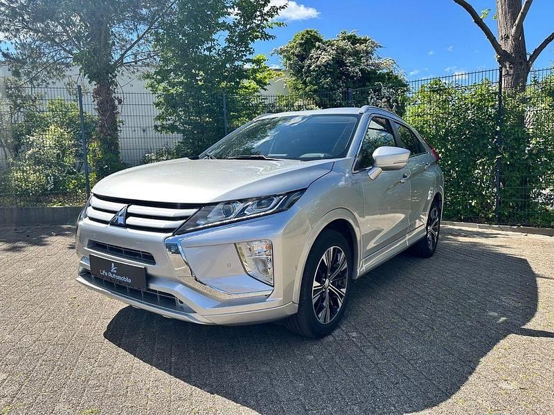 Silber Gebraucht 2020 Mitsubishi Eclipse Cross SUV | 16.999 € (Superpreis) - Bild 1/4