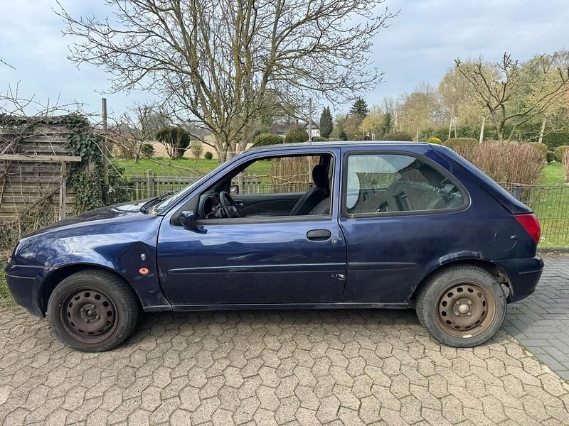 Second-hand Ford Fiesta 1999 Albastru Hatchback