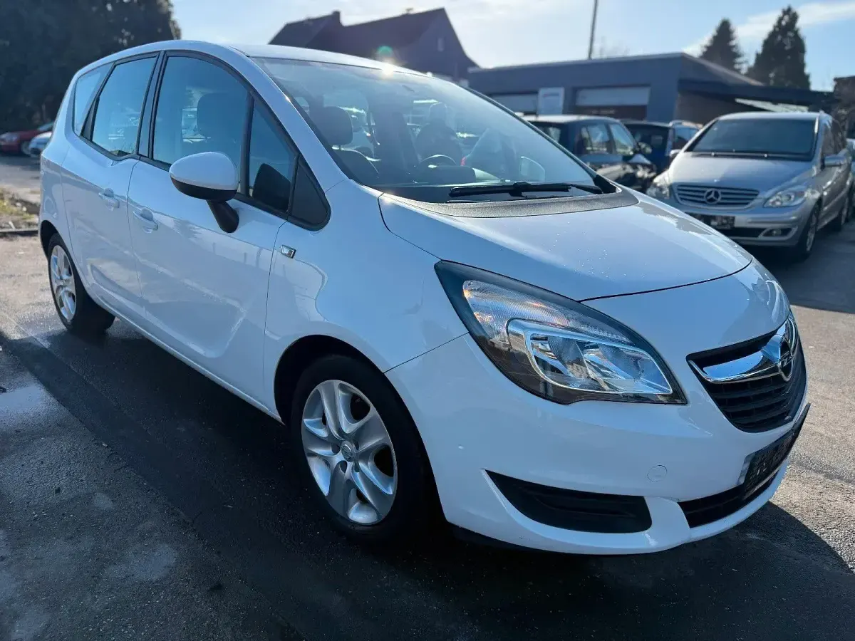 Gebraucht Opel Meriva Edition 110 PS (80 kW) 2015 Weiß Van / Kleinbus
