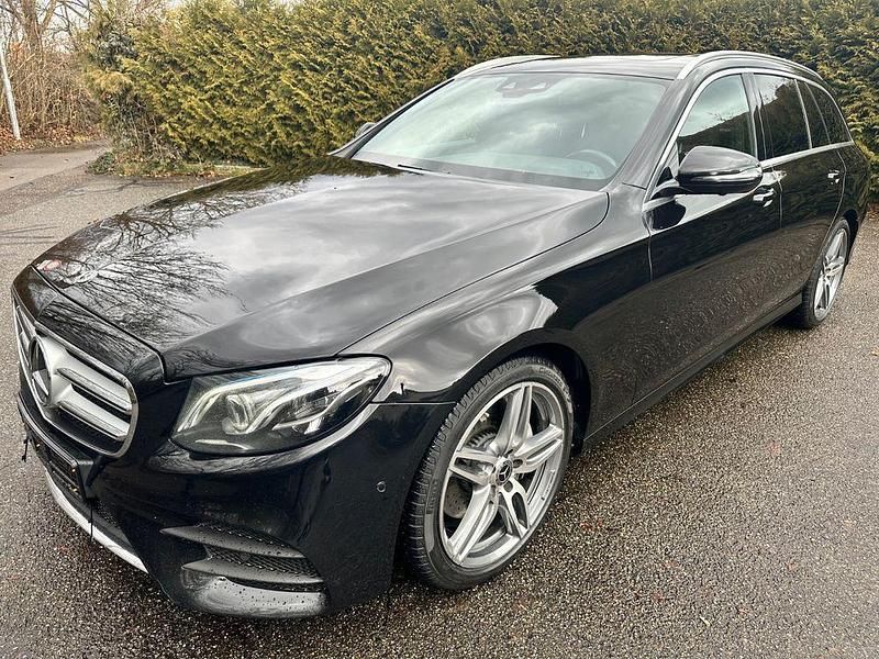 Gebraucht Mercedes E250 AMG line 211 PS (155 kW) 2017 Schwarz Limousine