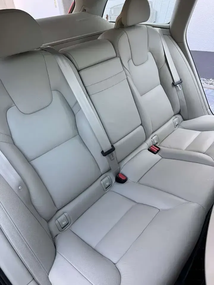 Gebraucht Volvo V90 Momentum 235 PS (172 kW) 2016 Kombi