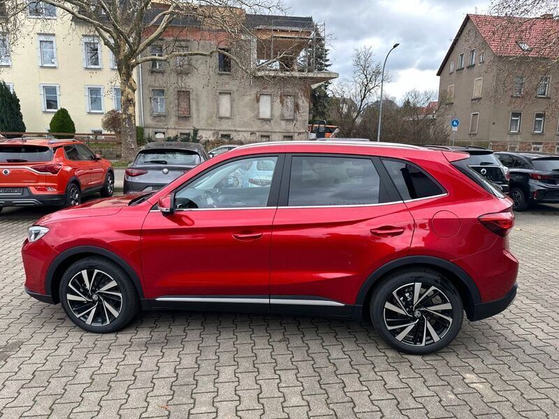 Gebraucht MG ZS Luxury 197 PS (144 kW) 2024 Rot Limousine