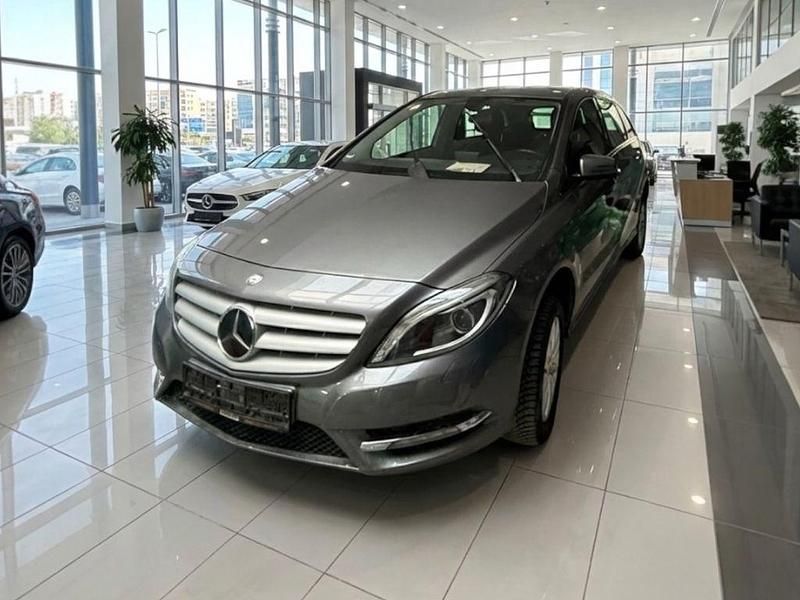 Gebraucht Mercedes B200 136 PS (100 kW) 2012 Grau Van / Kleinbus