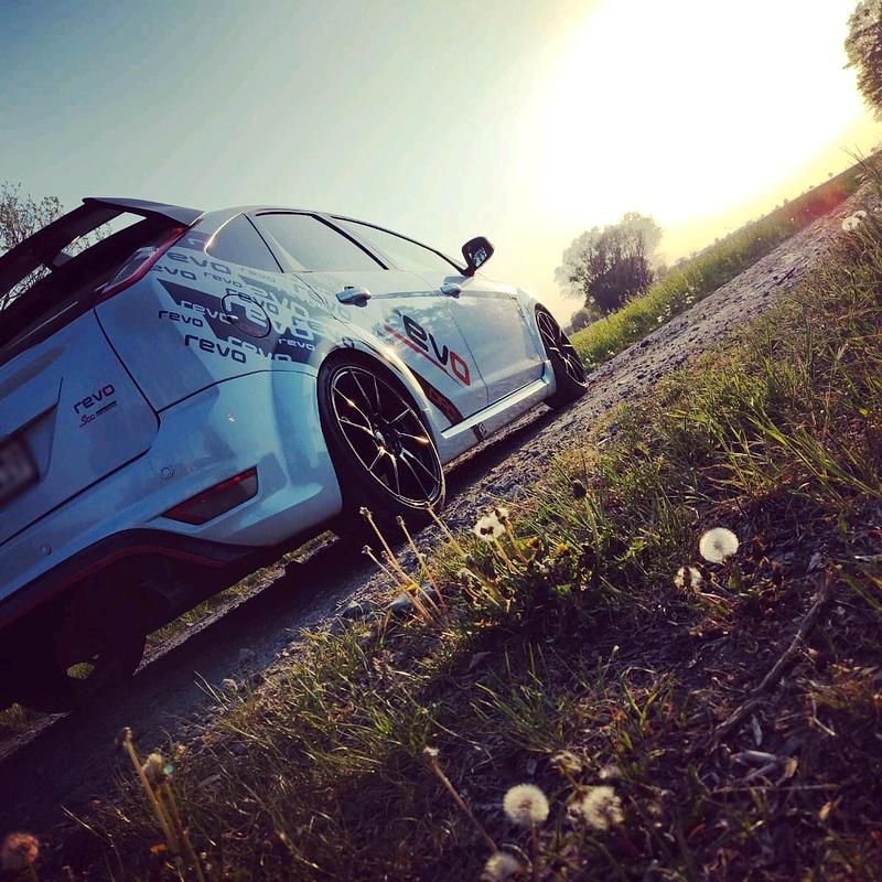 Gebraucht Ford Focus ST 226 PS (166 kW) 2010 Weiß Limousine